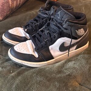 Nike air jordans men’s size 9.5